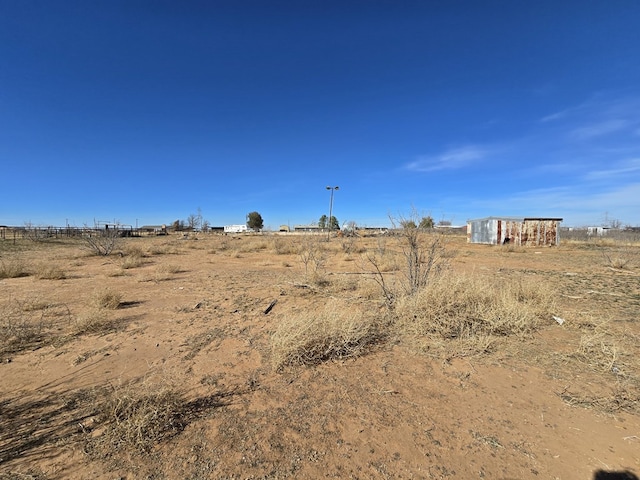 view of yard featuring a rural view