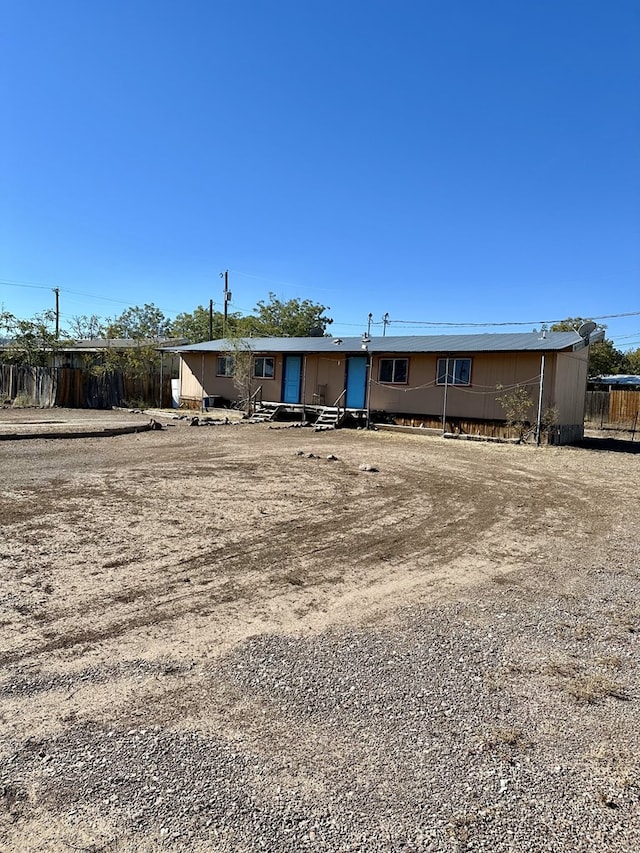 view of front of property