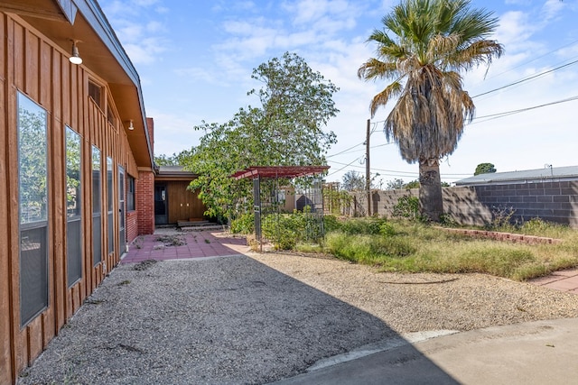 view of yard featuring a patio area