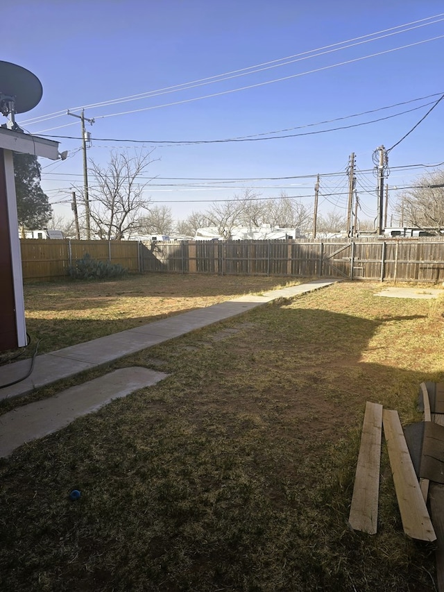 view of yard featuring a fenced backyard