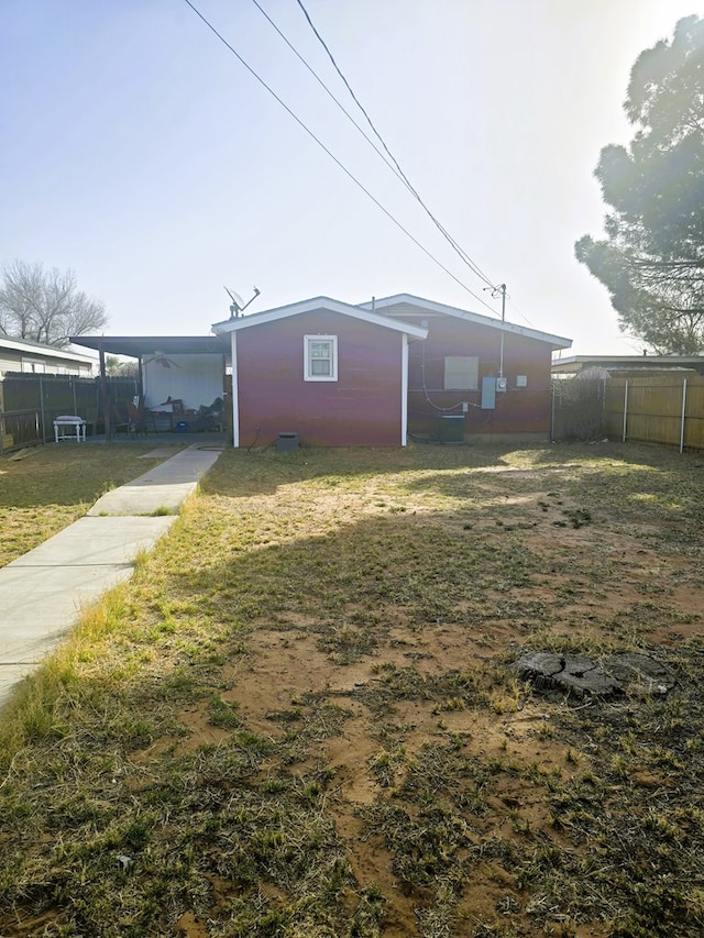 view of yard featuring fence