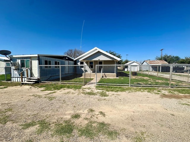 view of front of property with an outbuilding