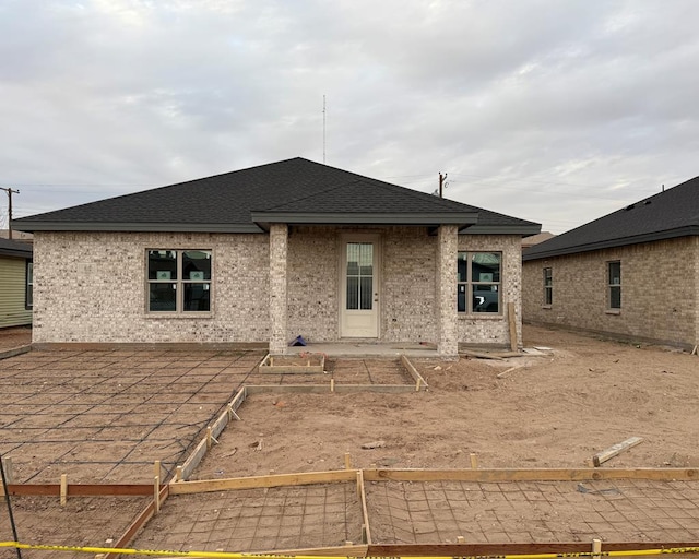 view of front of property featuring a patio area