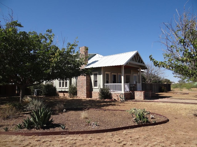 view of front facade featuring a porch