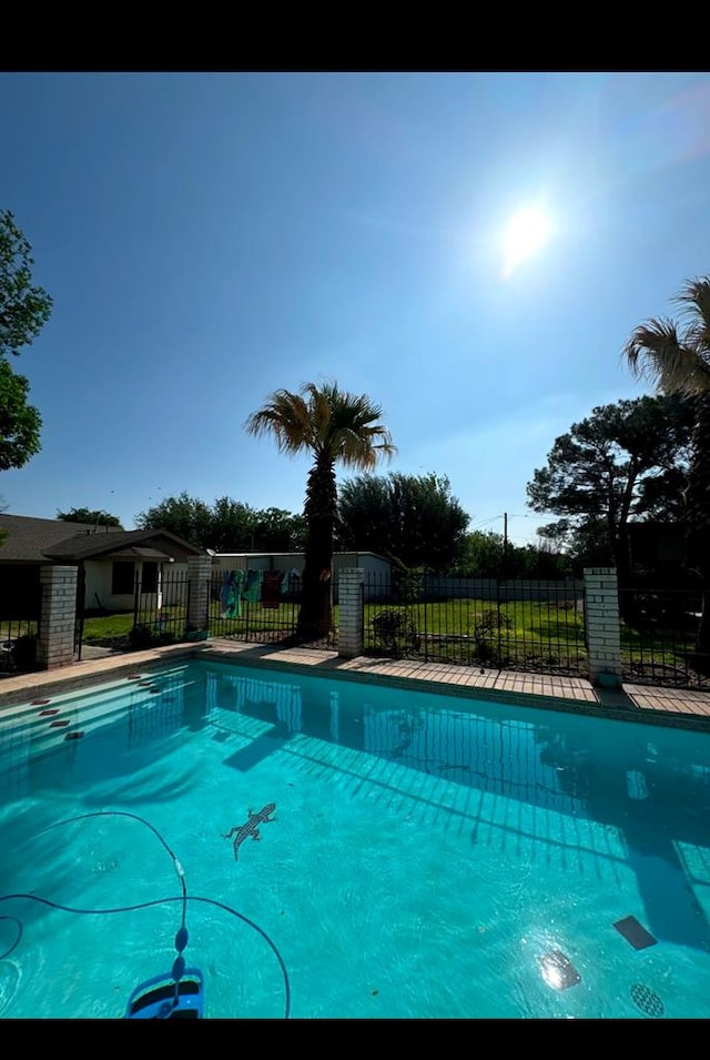 view of swimming pool