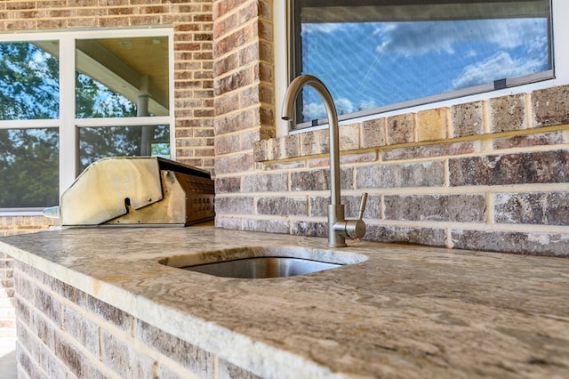 room details featuring sink