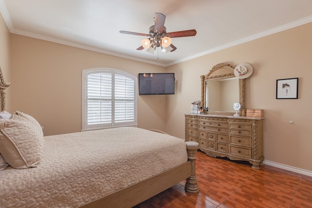 bedroom featuring hardwood / wood-style floors, crown molding, and ceiling fan