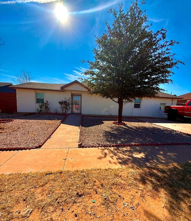 view of front of property