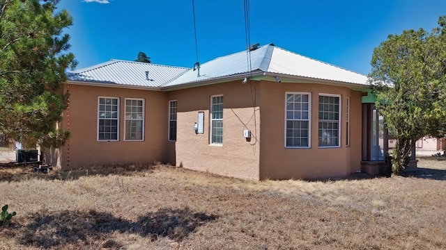 view of home's exterior