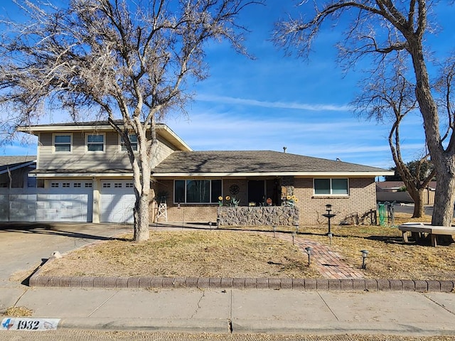 view of front facade featuring a garage