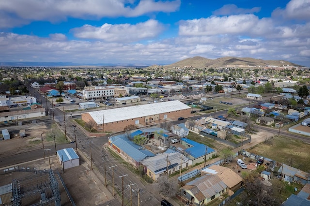 bird's eye view featuring a mountain view