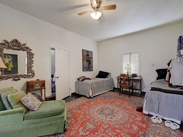 bedroom with ceiling fan