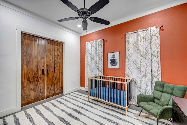 bedroom with ceiling fan