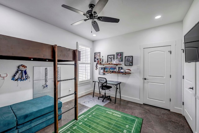 bedroom featuring ceiling fan