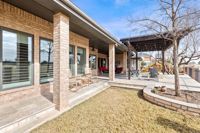 view of patio with a ceiling fan