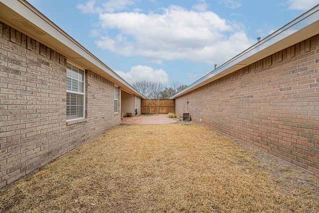 view of yard with a patio area