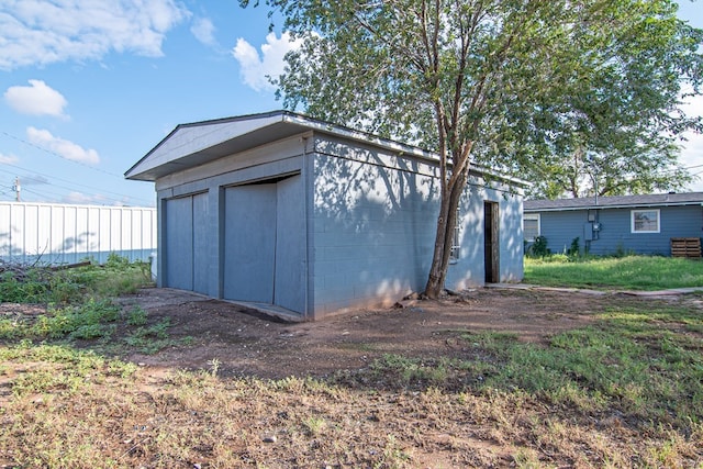 view of outbuilding