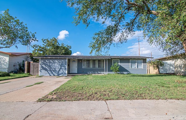 ranch-style home with a front yard