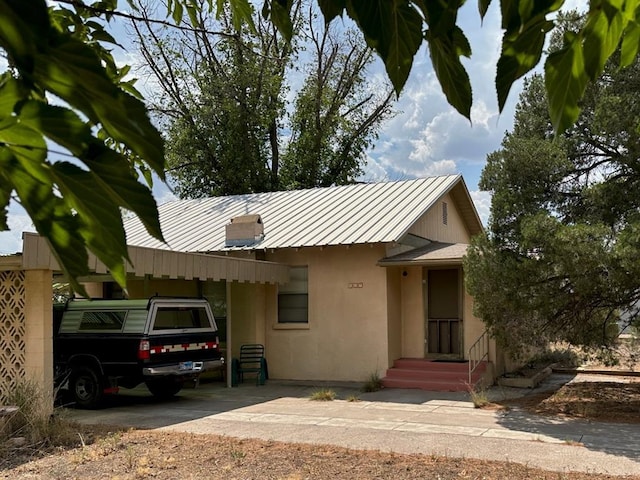 view of front of property