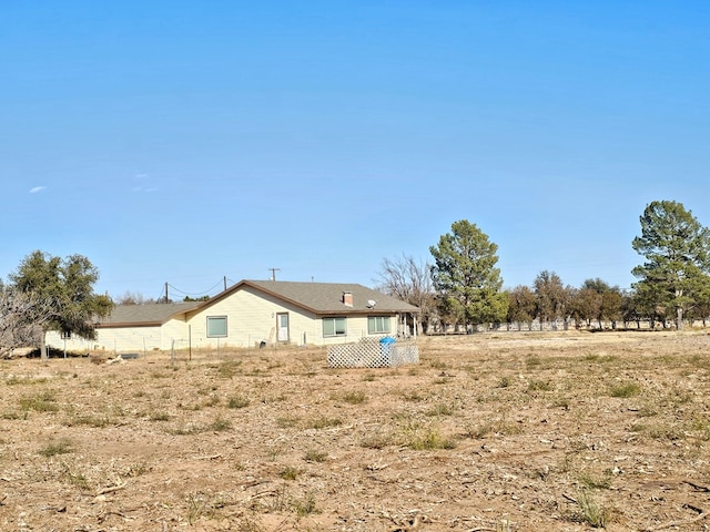 view of yard featuring a rural view