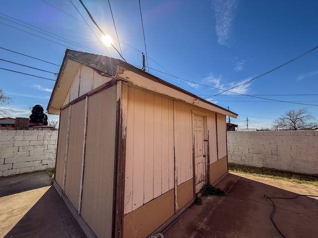 view of outbuilding