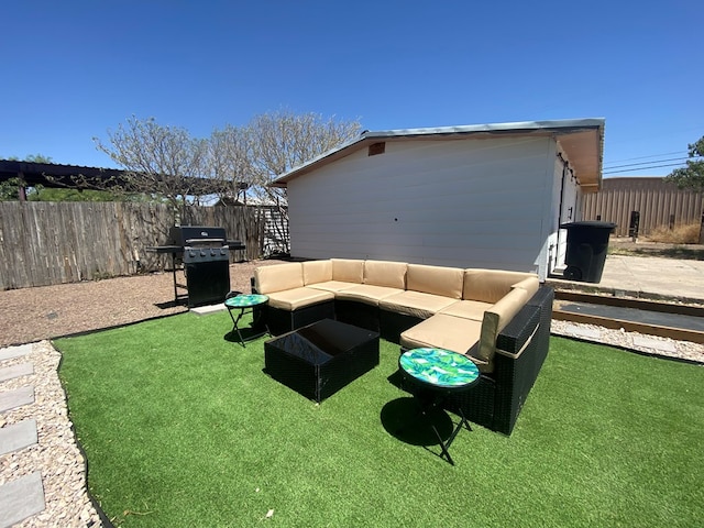 view of yard with outdoor lounge area