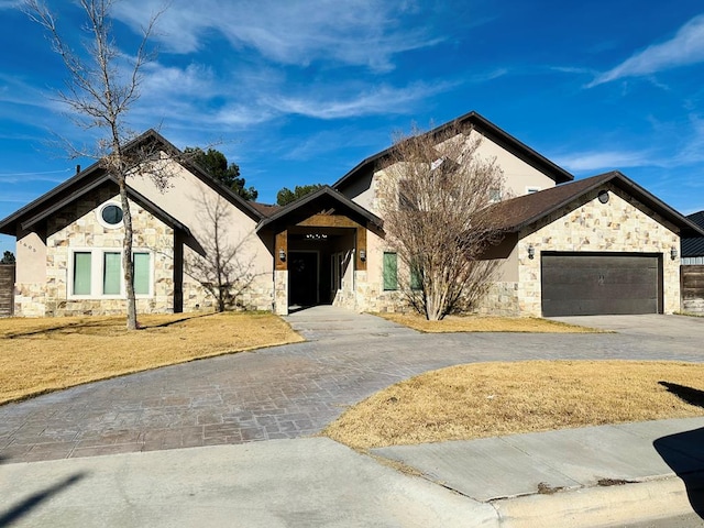 view of front facade with a garage