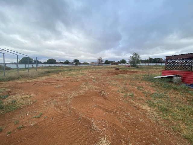 view of yard featuring a rural view