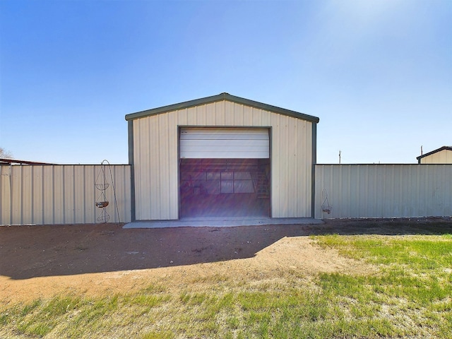 view of detached garage