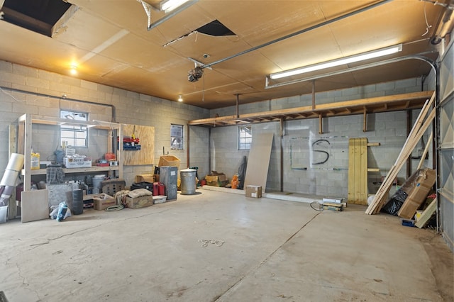 garage featuring concrete block wall