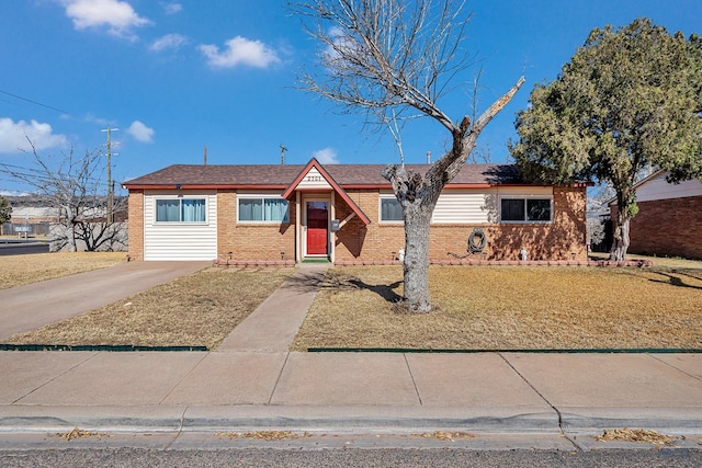 view of front of house with a front yard