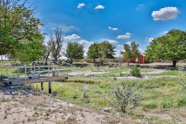 view of yard featuring a rural view