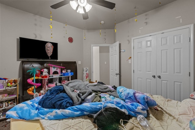 bedroom featuring a closet and ceiling fan