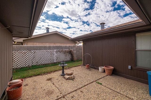 view of yard with a patio