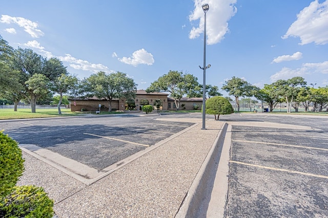 Listing photo 3 for 700 Meadowpark Dr, Midland TX 79705