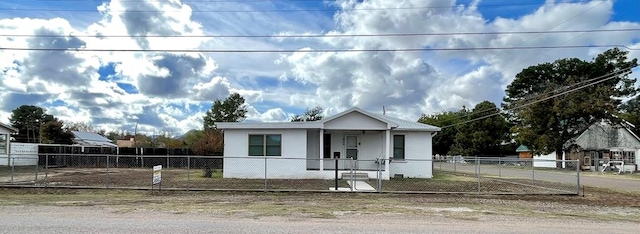 view of front of house