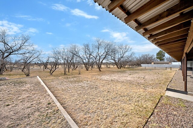 view of yard featuring a rural view