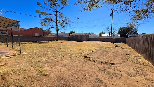 view of yard featuring a shed