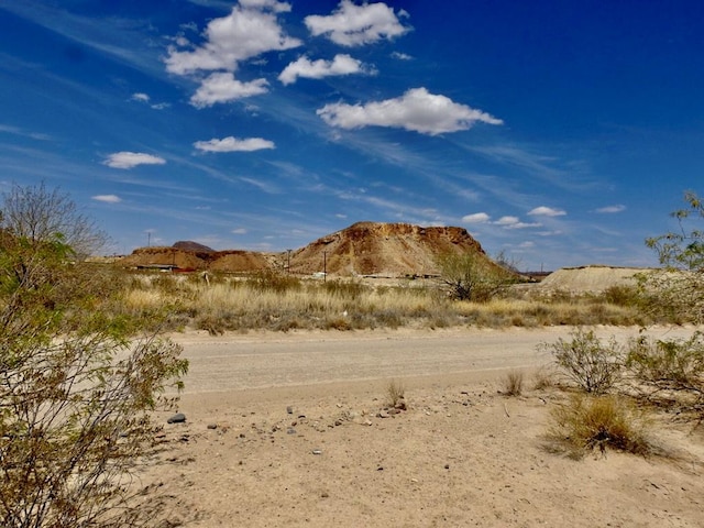 Listing photo 3 for 285 Fulcher Rd, Terlingua TX 79852