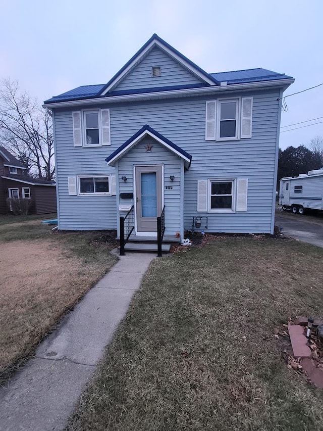 view of front of house featuring a front yard