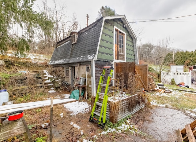 view of outbuilding