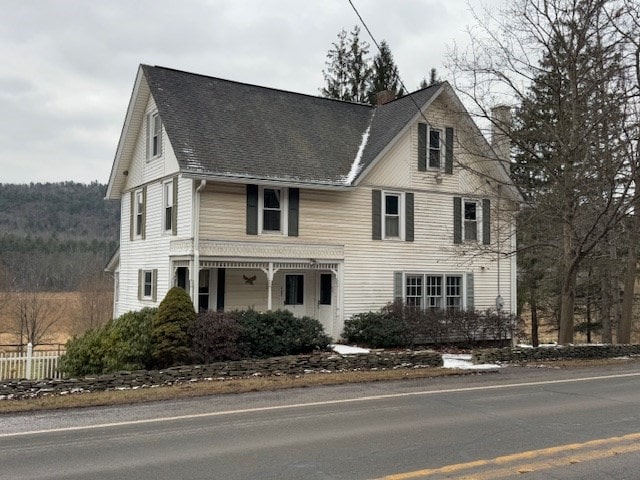 view of front of property