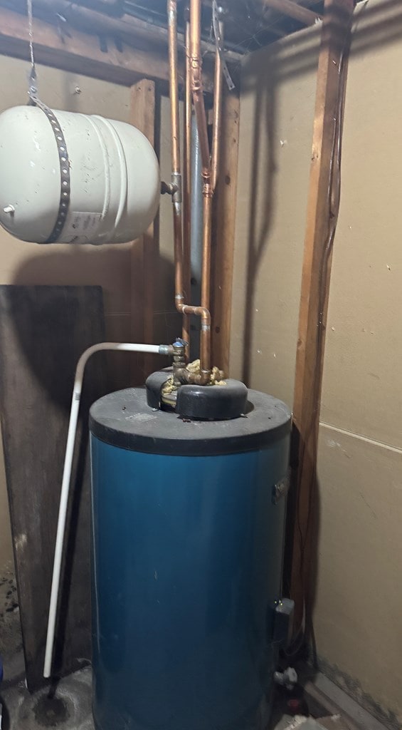 425 Gateway Industrial Park Rd, Athens, PA 18810 - utilities with water heater