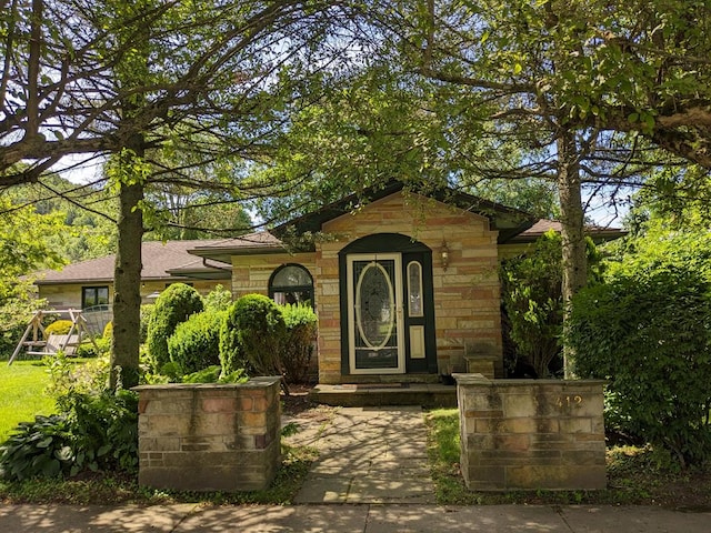 view of property entrance