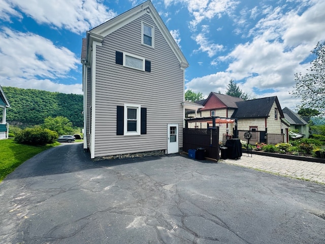 view of home's exterior