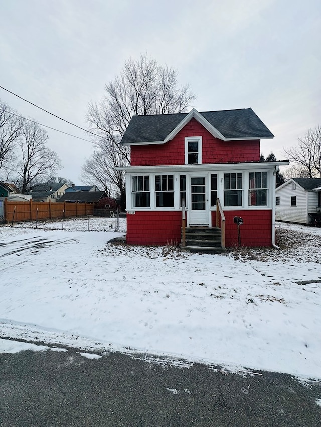 view of front of property