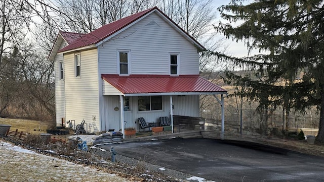 view of front facade featuring covered porch