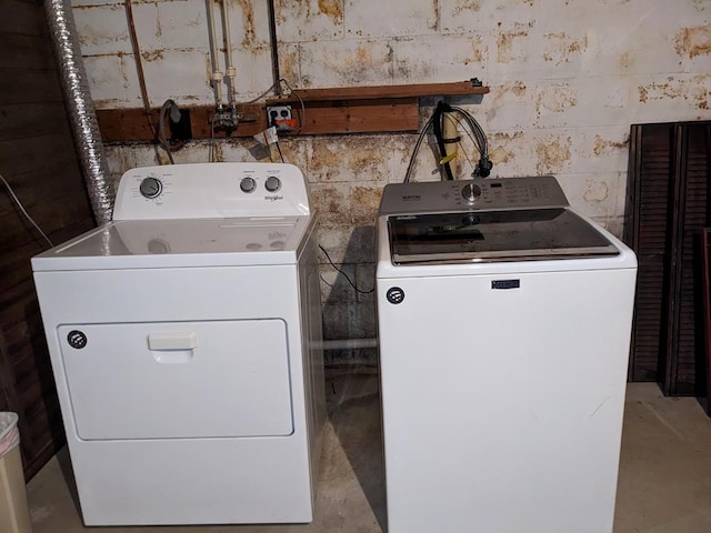 153 Pinneo Hill Rd, Oswayo, PA 16915 - laundry area featuring independent washer and dryer