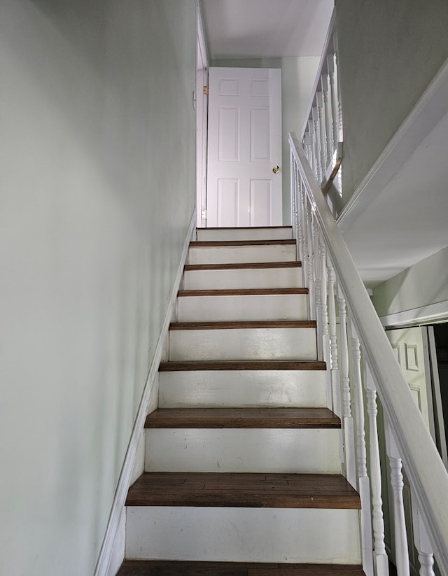 202 Cliff St, Montrose, PA 18810 - view of stairway