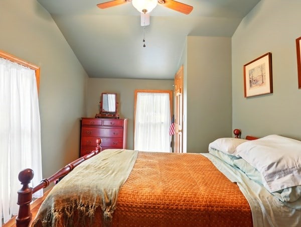 175 Rte 467, Wysox, PA 18854 - bedroom with lofted ceiling and ceiling fan
